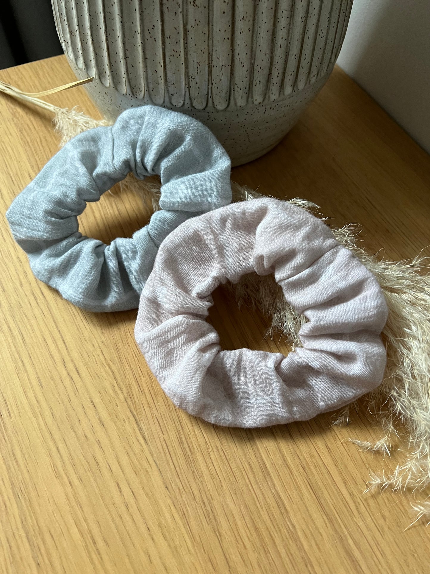 Scrunchies ; Musselin ; Musselinscrunchies ; Haargummi ; Zopf ; Zopfhalter